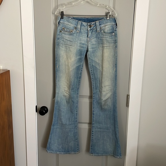 Preowned True religion, 28 x 32, light blue&beige stitching, Lady,unicorn patch. - Picture 4 of 6